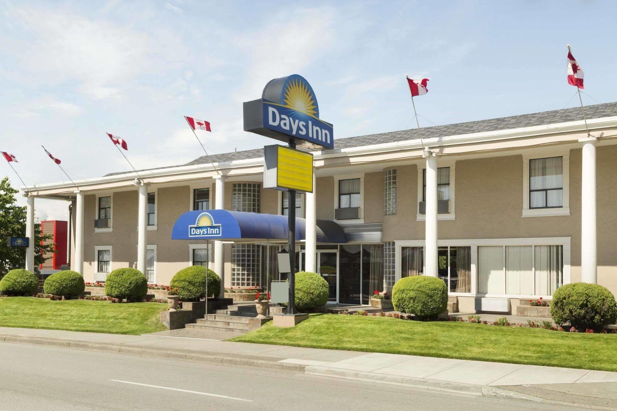 Days Inn By Wyndham Vancouver Metro Extérieur photo