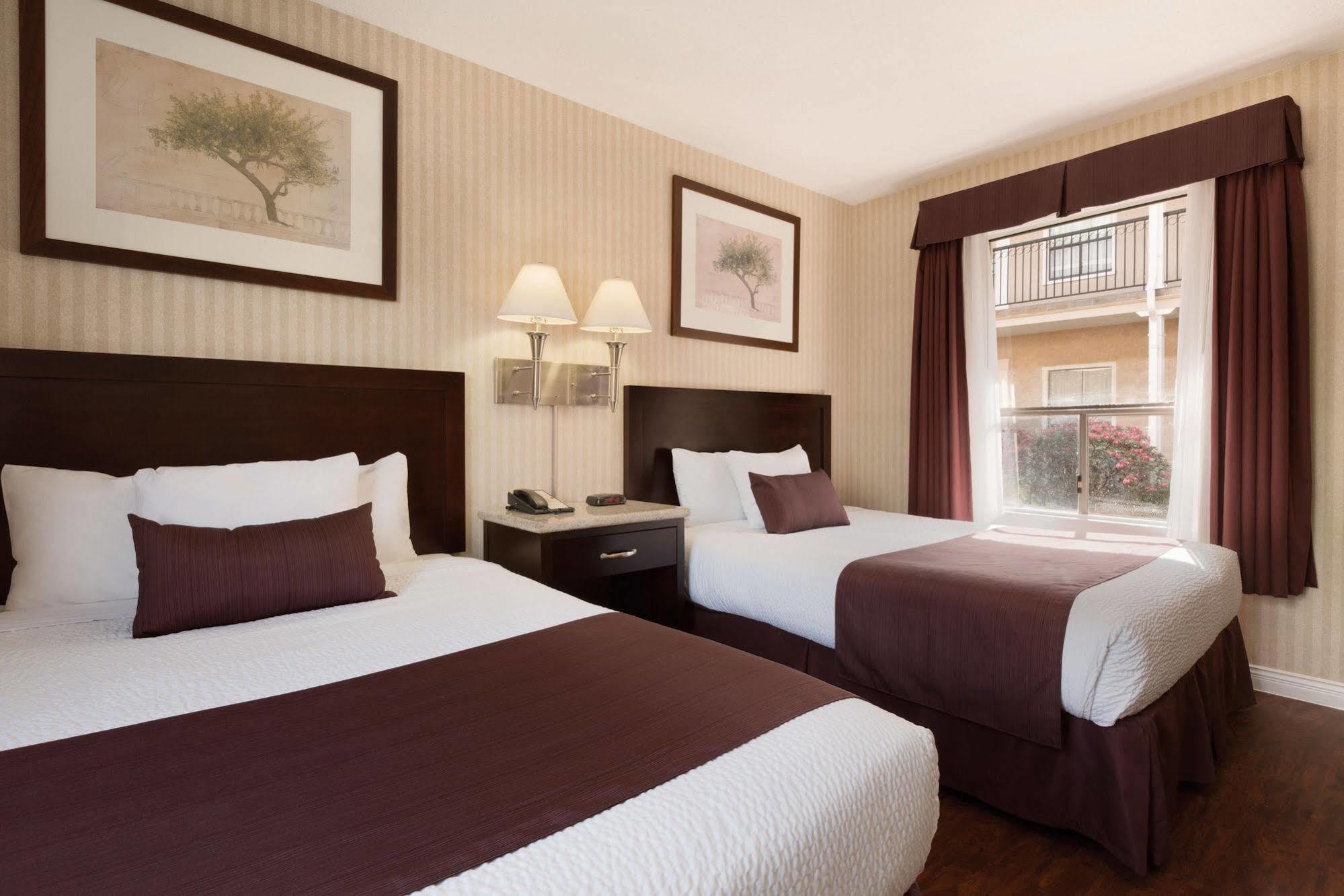 Days Inn By Wyndham Vancouver Metro Extérieur photo