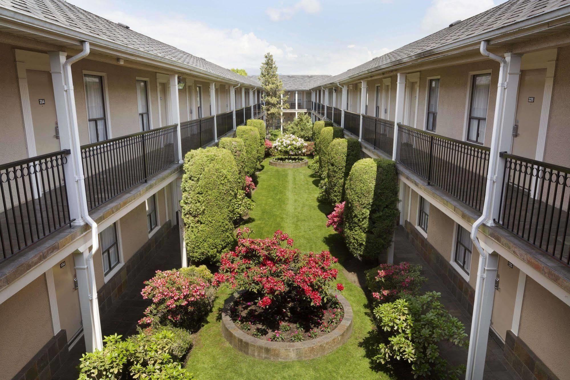 Days Inn By Wyndham Vancouver Metro Extérieur photo